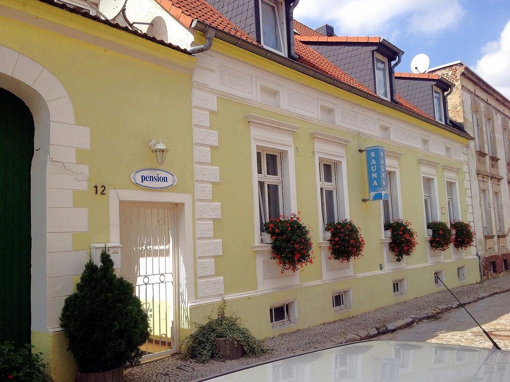 Pension & Sauna Am Lorenz Calbe Екстериор снимка