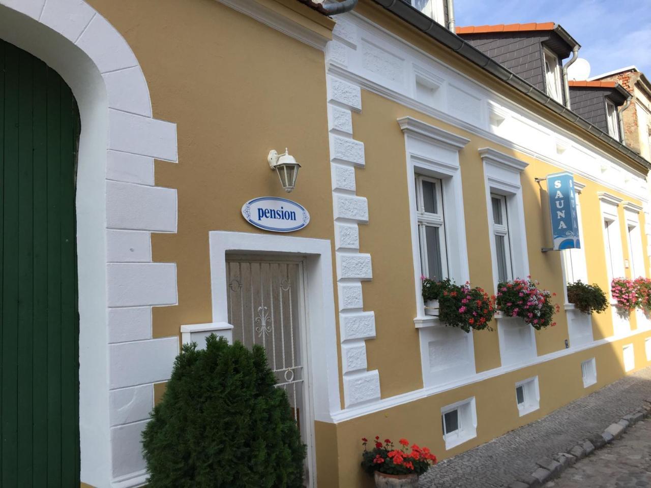 Pension & Sauna Am Lorenz Calbe Екстериор снимка