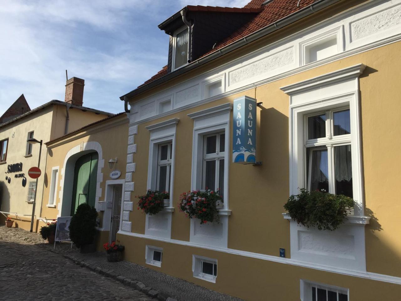 Pension & Sauna Am Lorenz Calbe Екстериор снимка